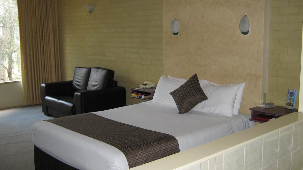 Madison Spa Motel - Adults Only Moama Room photo