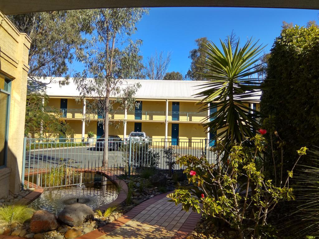 Madison Spa Motel - Adults Only Moama Exterior photo